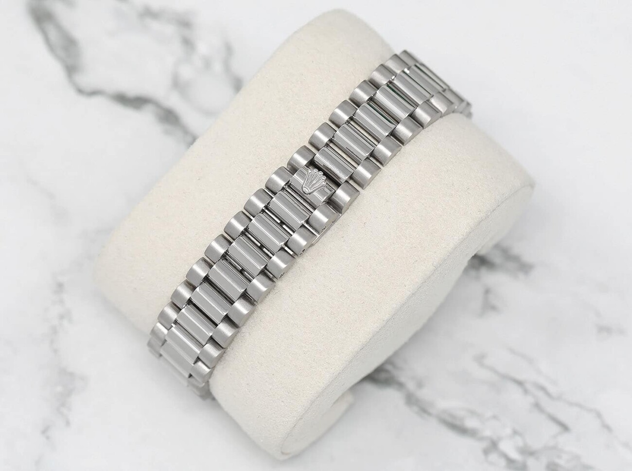 Rolex Datejust 31 White Gold Silver Diamond Dial Ladies Watch Presidential Band with Diamond Bezel 68279