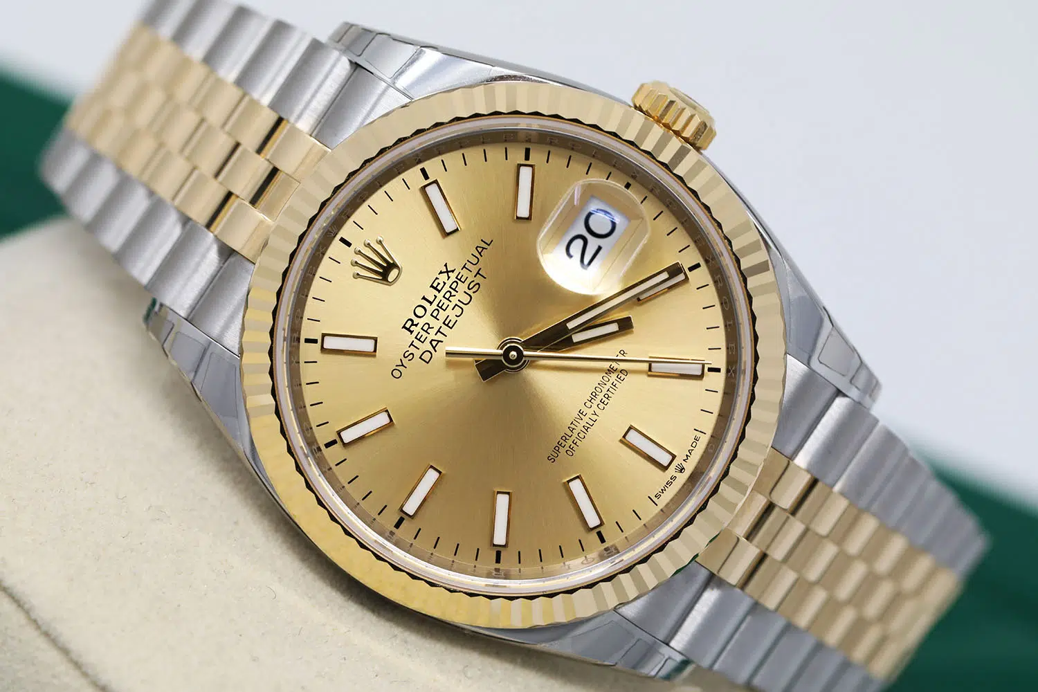 Rolex Datejust 36mm 126233 Stainless Steel & Yellow Gold Watch Jubilee Band Champagne Dial Stickers removed – image 4