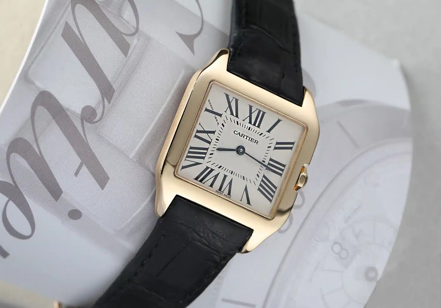 Cartier Santos Dumont 2787 yellow gold watch, ivory dial detail