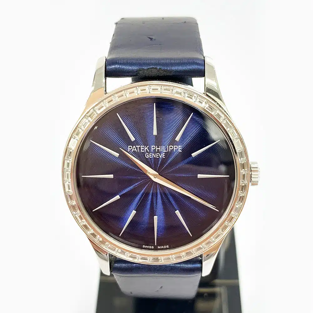Patek Philippe Ladies Calatrava 33mm 4897/300G-001 White Gold With Blue Satin Watch Blue Dial 2017 – image 11