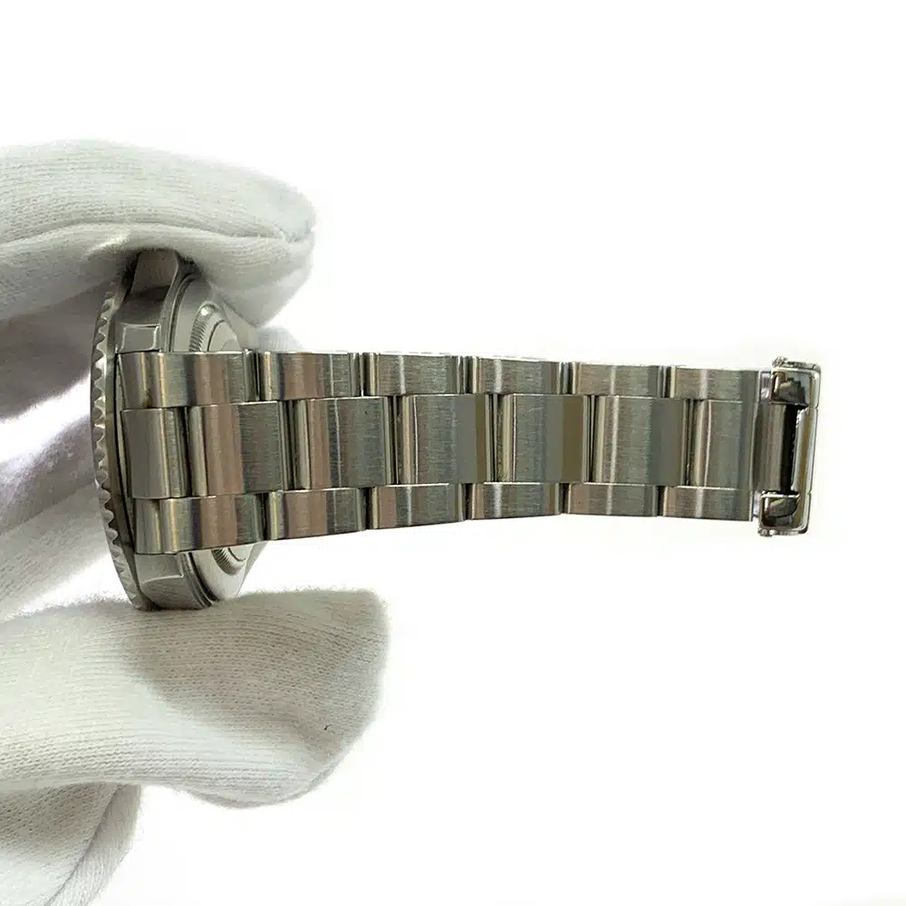 MINT Rolex GMT-Master II Oyster 40mm 16710 Stainless Steel With Black Dial 2006 – image 7