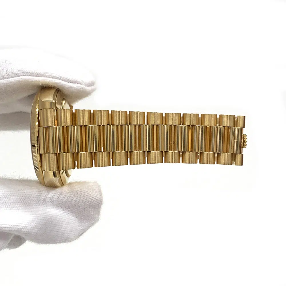 Rolex Day-Date 228238 yellow gold, silver Roman dial - view 6