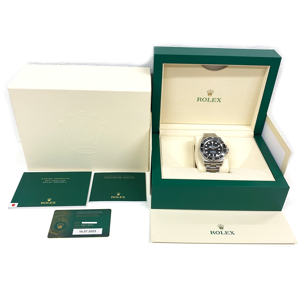 Rolex Sea-Dweller Black Dial 44mm 136660 Stainless Steel Oyster Bracelet Watch 2023