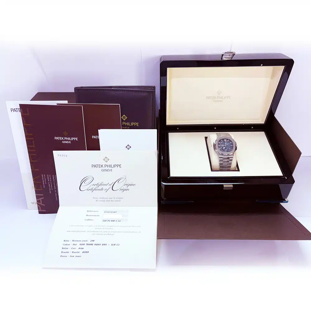 Patek Philippe Nautilus Steel Blue Dial 5712/1A-001 Full Set Watch 2008 – image 10