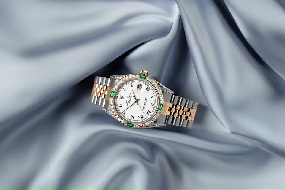 Rolex Datejust 36 White Dial with Roman Numerals Sapphire & Diamond Bezel 16013 – image 3