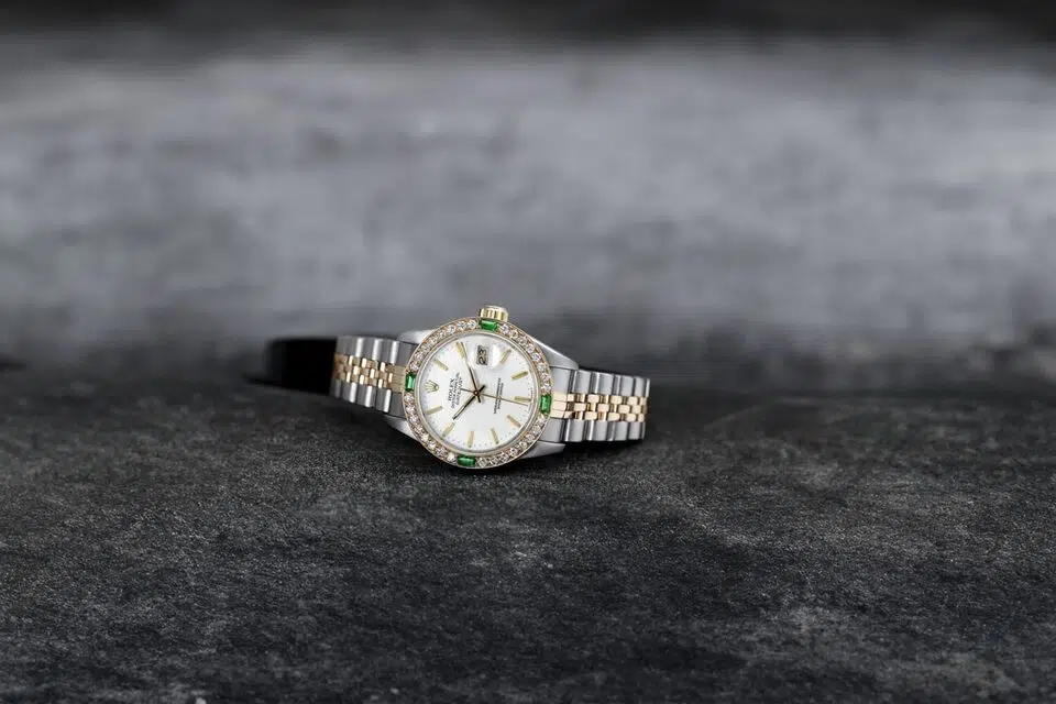 Rolex Lady-Datejust 26mm White Index Dial with Emerald & Diamond Bezel Ladies Watch 69173 – image 4