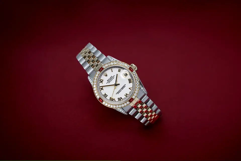 Rolex Datejust 31 Ladies 2 Tone Watch White Roman Dial Ruby & Diamond Bezel 68273 – image 3