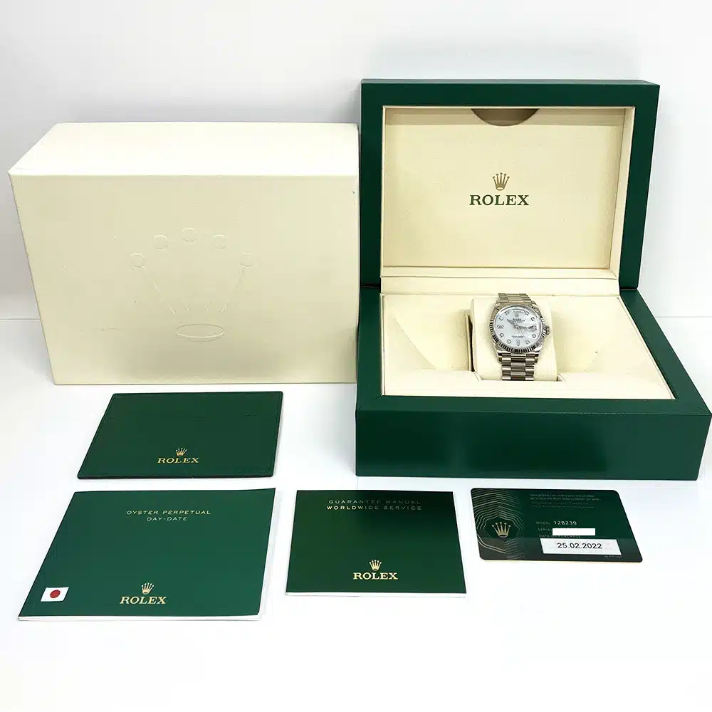Rolex Day-Date 36 128239-0065 White Gold with White Mother of Pearl Diamond Dial – image 8