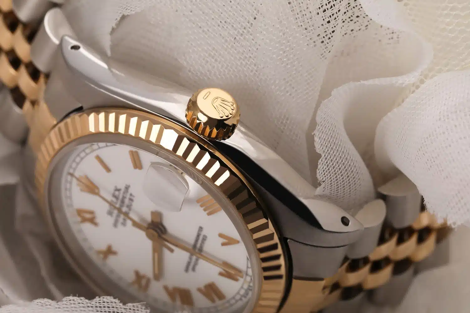 Rolex Datejust 31mm White Roman Two Tone Jubilee  68273 – image 3