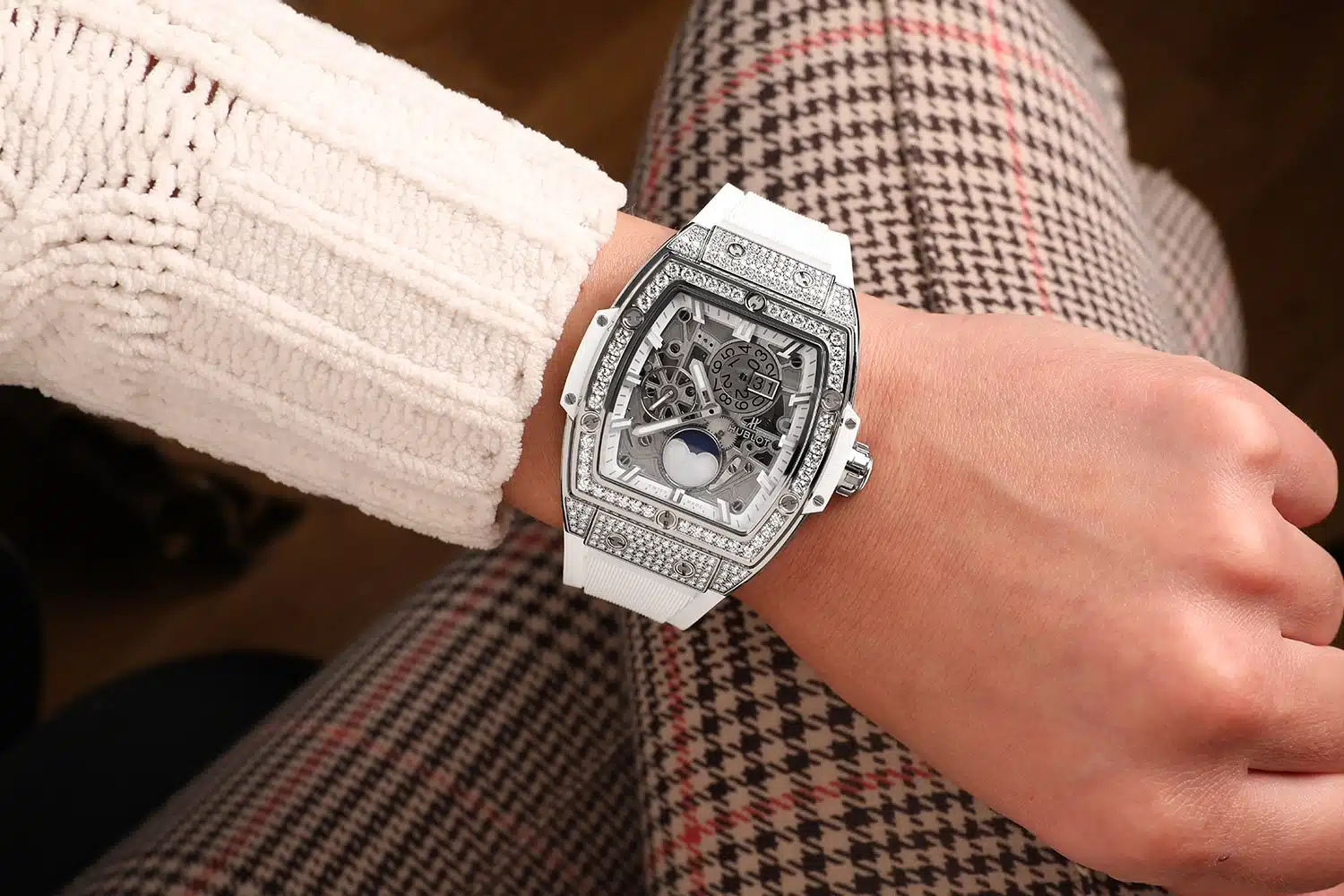 Hublot Spirit of Big Bang 647.NE.2070.RW.1604 Moonphase Factory Diamond Watch – image 8