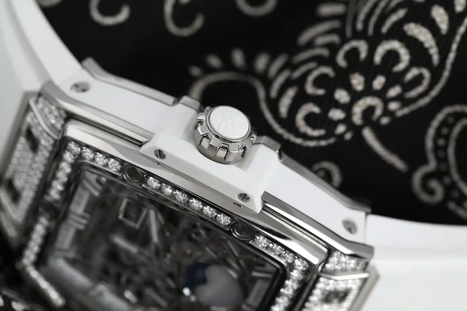 Hublot Spirit of Big Bang 647.NE.2070.RW.1604 Moonphase Factory Diamond Watch – image 4