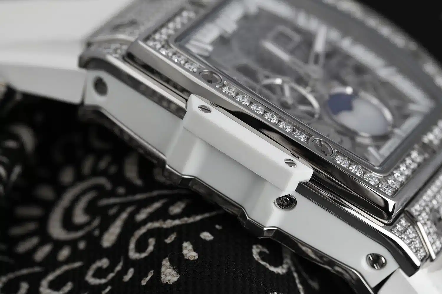 Hublot Spirit of Big Bang 647.NE.2070.RW.1604 Moonphase Factory Diamond Watch – image 3