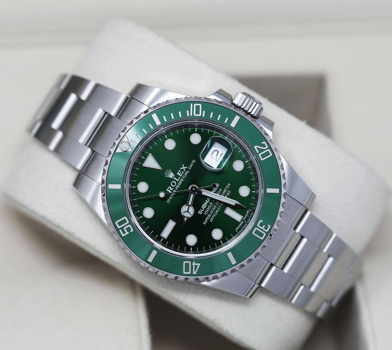 Rolex Submariner Date Stainless Steel Watch 116610LV Green 'Hulk'