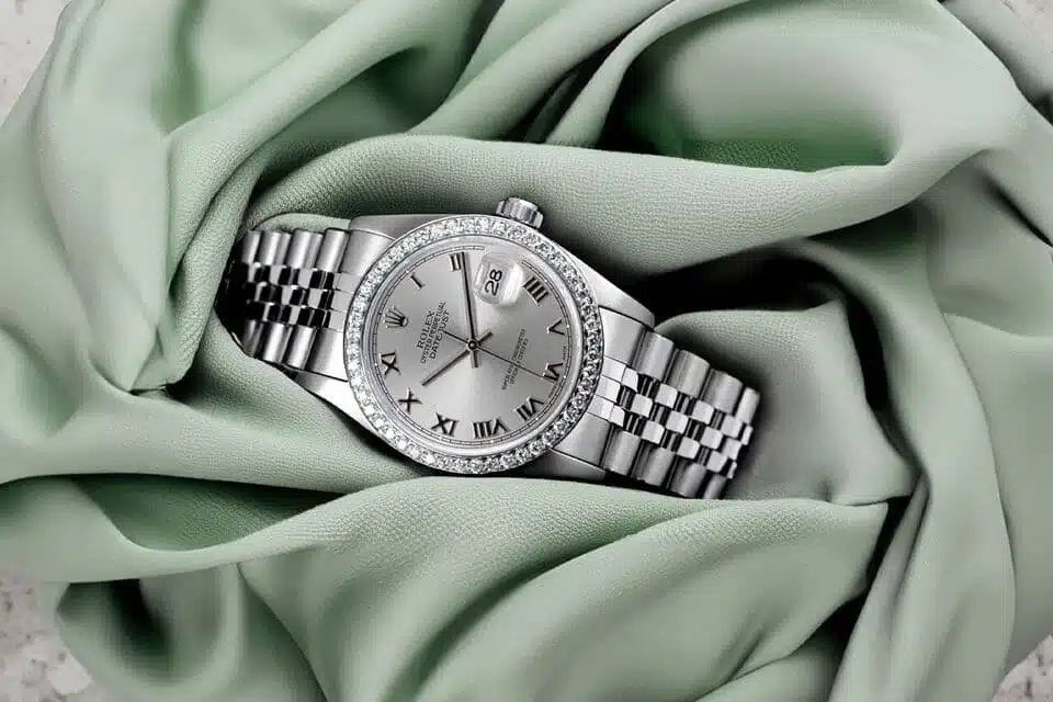 Rolex Datejust 31 Silver Roman Dial Diamond Bezel Stainless Steel Watch 68274 – image 4