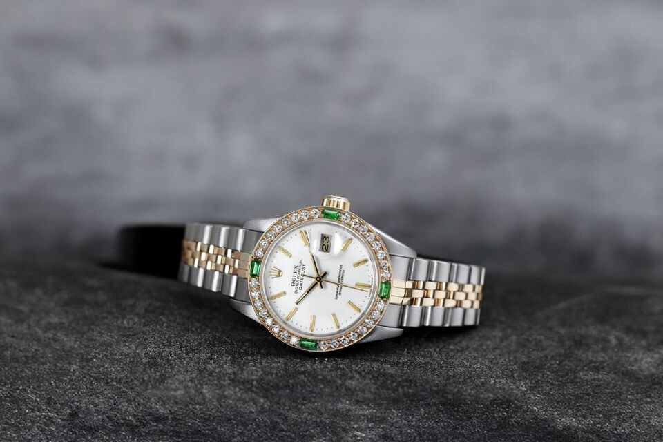 Rolex Lady-Datejust 26mm White Index Dial with Emerald & Diamond Bezel Ladies Watch 69173