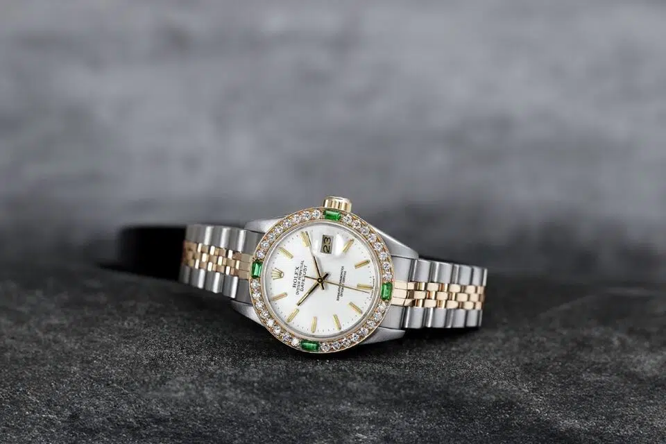 Rolex Lady-Datejust 26mm White Index Dial with Emerald & Diamond Bezel Ladies Watch 69173 – image 5