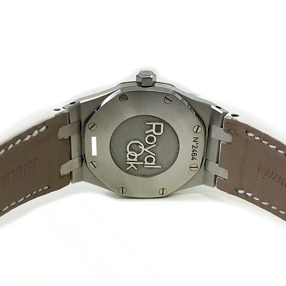 Audemars Piguet Royal Oak 67651ST.ZZ.DO11CR.01 33mm Stainless Steel with Silver Dial Lady Watch – image 4