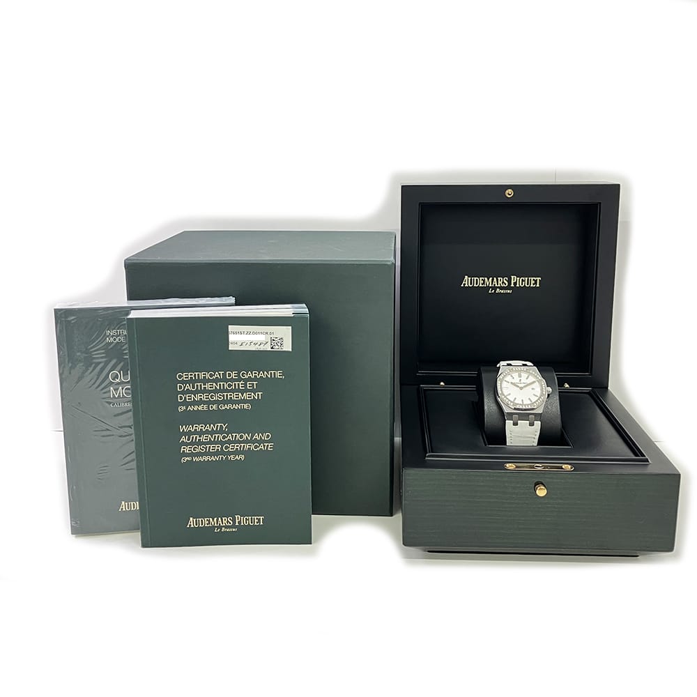 Audemars Piguet Royal Oak 67651ST.ZZ.DO11CR.01 33mm Stainless Steel with Silver Dial Lady Watch