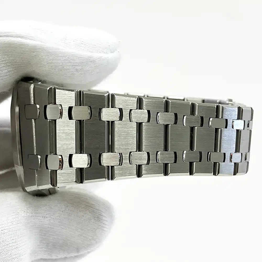 Audemars Piguet Royal Oak Selfwinding 15305ST.OO.1220ST.01 39mm Stainless Steel with Skeleton Dial – image 9