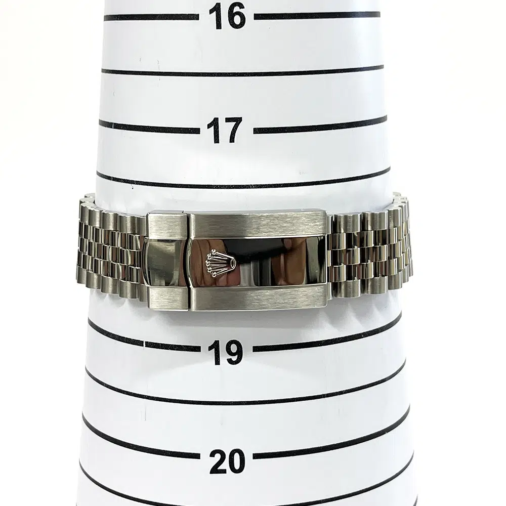 Rolex Datejust 36 Oyster Stainless Steel with Silver Roman Diamond “VI” and “IX” Dial Watch 126234 2021 – image 6