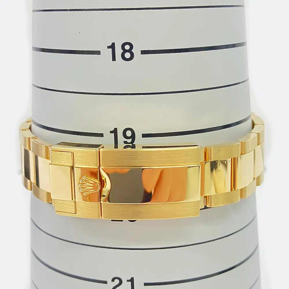 Rolex Daytona 40mm 126508 Oyster Yellow Gold Watch Black Index Dial 2023 – image 6