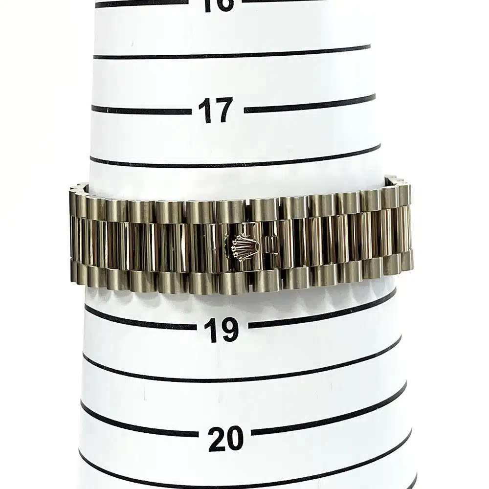 Rolex Day-Date 40 228239-0003 white gold, silver diamond dial - view 6