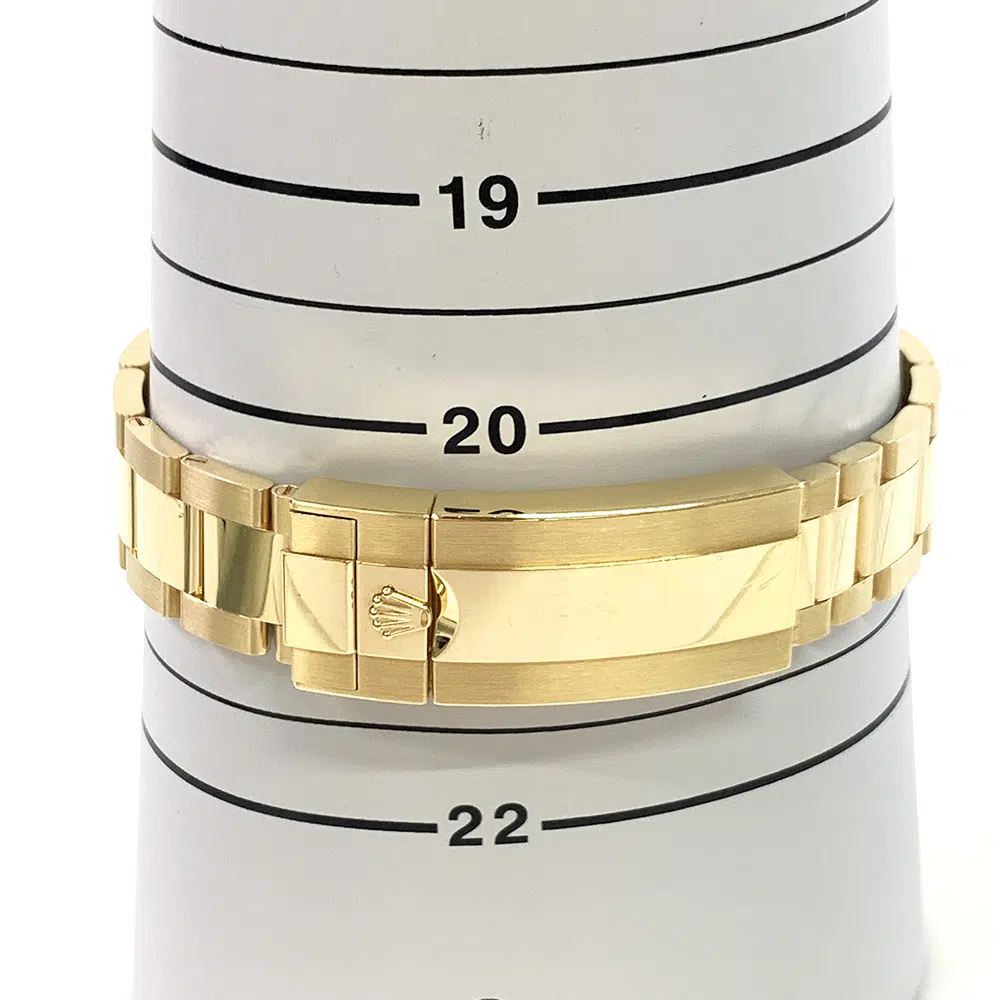 Rolex Submariner Date 41mm Oyster 126618LN Yellow Gold with Black Dial Watch 2023 – image 6