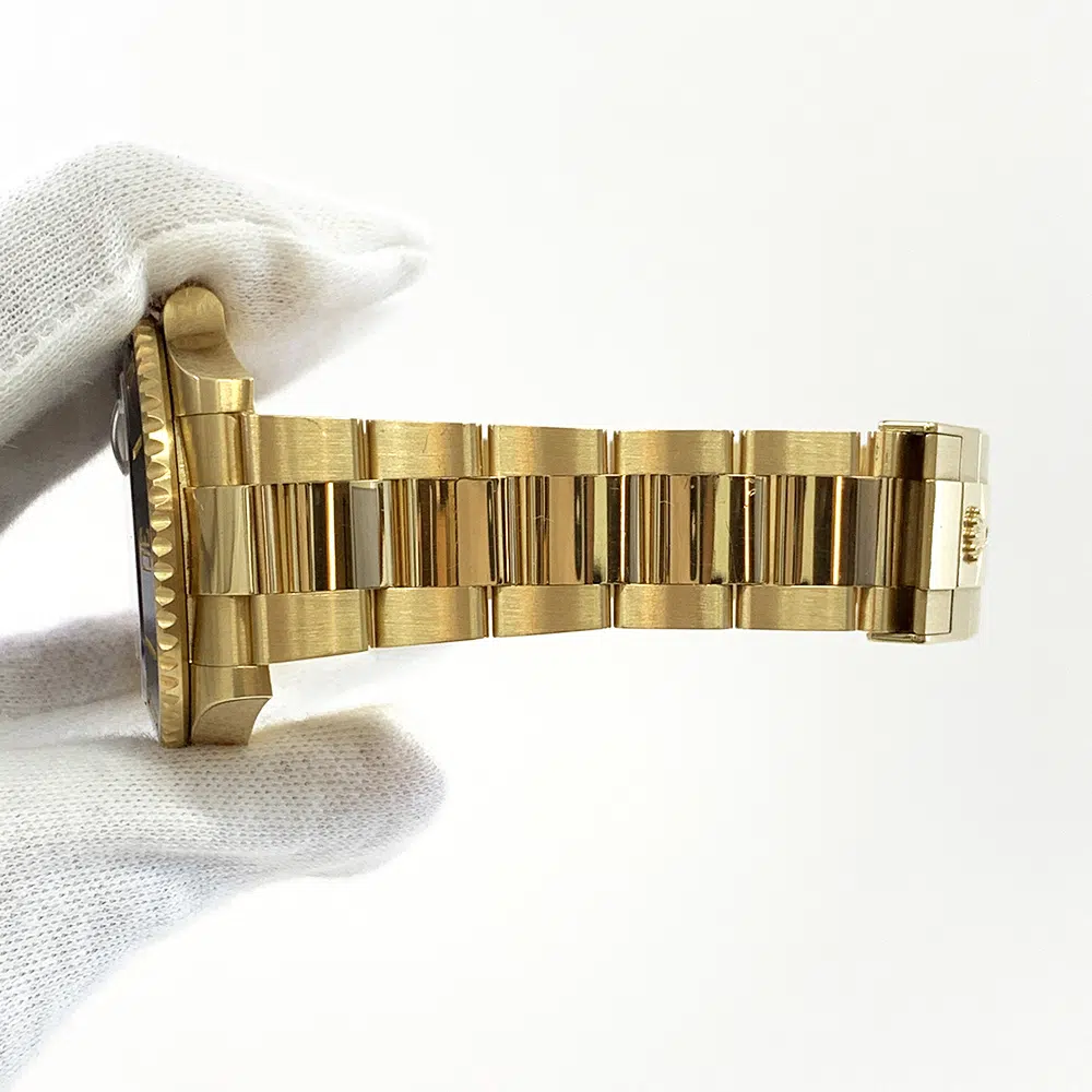 Rolex Submariner Date 41mm Oyster 126618LN Yellow Gold with Black Dial Watch 2023 – image 7