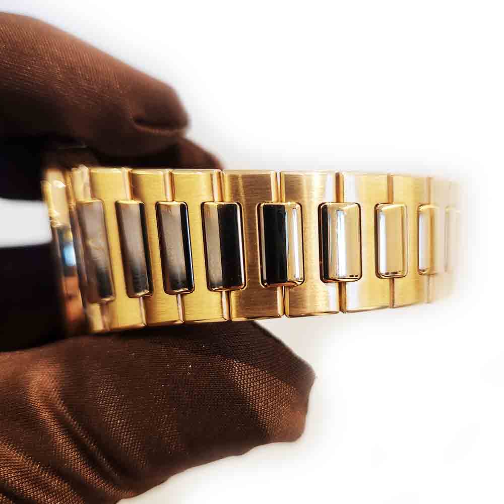 Patek Philippe Nautilus 7118/1200R-010 35.2mm Rose Gold Watch MINT 2016