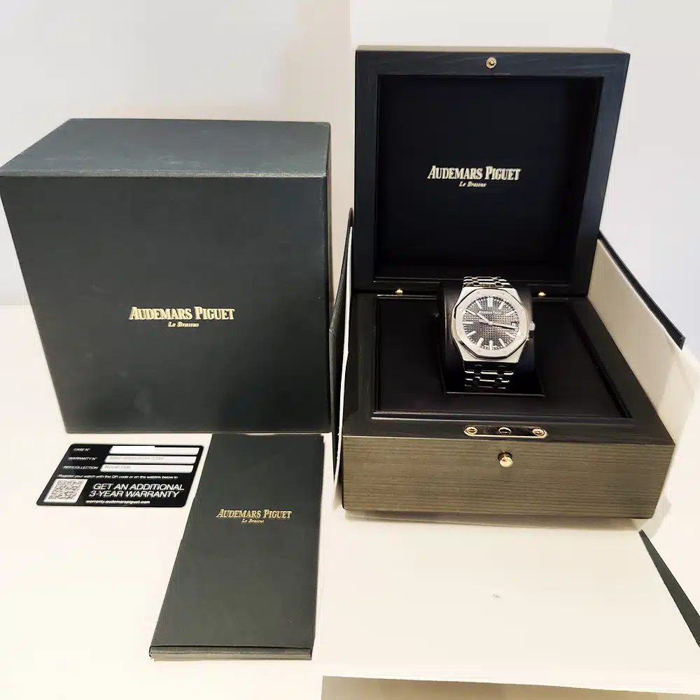 Audemars Piguet Royal Oak 15510ST.OO.1320ST.02 41mm Stainless Steel with Black Dial Watch 2022 – image 8