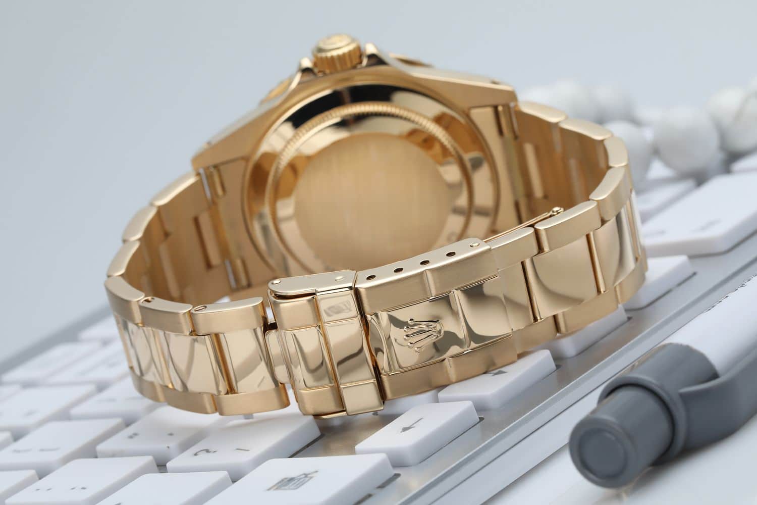 Rolex Yacht-Master 40 18K Yellow Gold Oyster 40MM Watch 16628