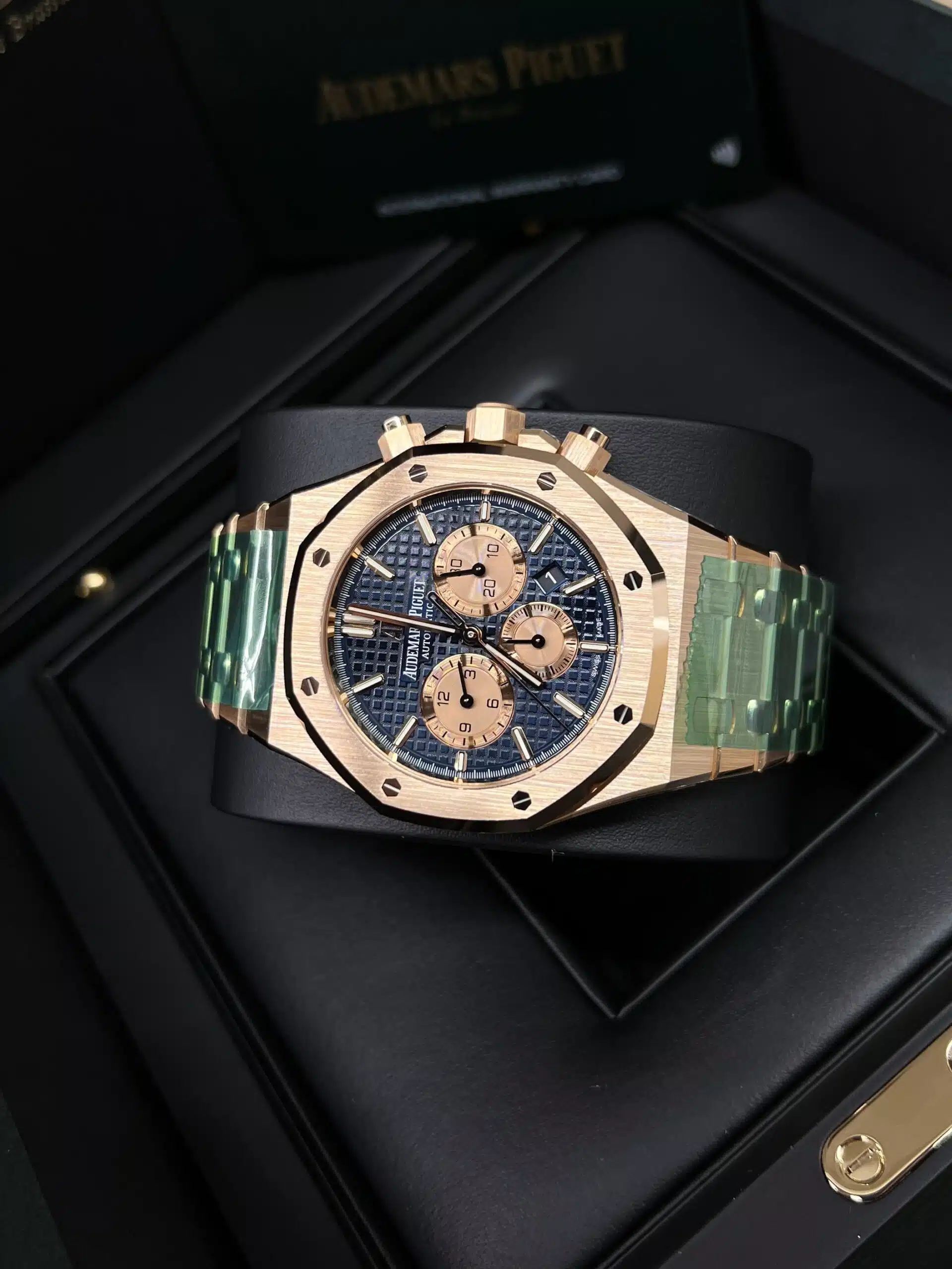 Audemars Piguet Royal Oak Chronograph Blue 26331OR.OO.1220OR.01 Rose Gold Watch – image 9