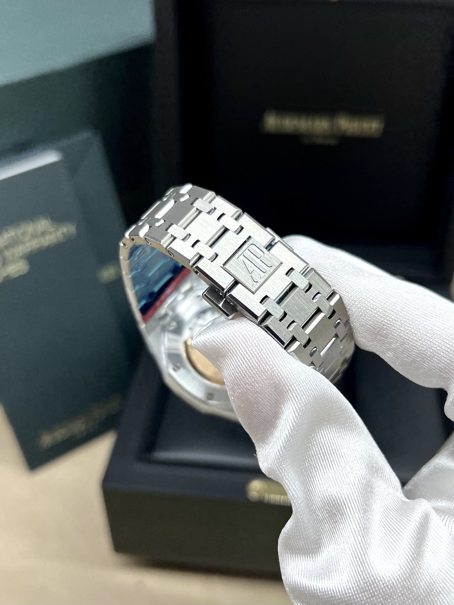 Audemars Piguet Royal Oak Automatic Silver Dial Stainless Steel 34mm Watch Complete 77350ST.OO.1261ST.01