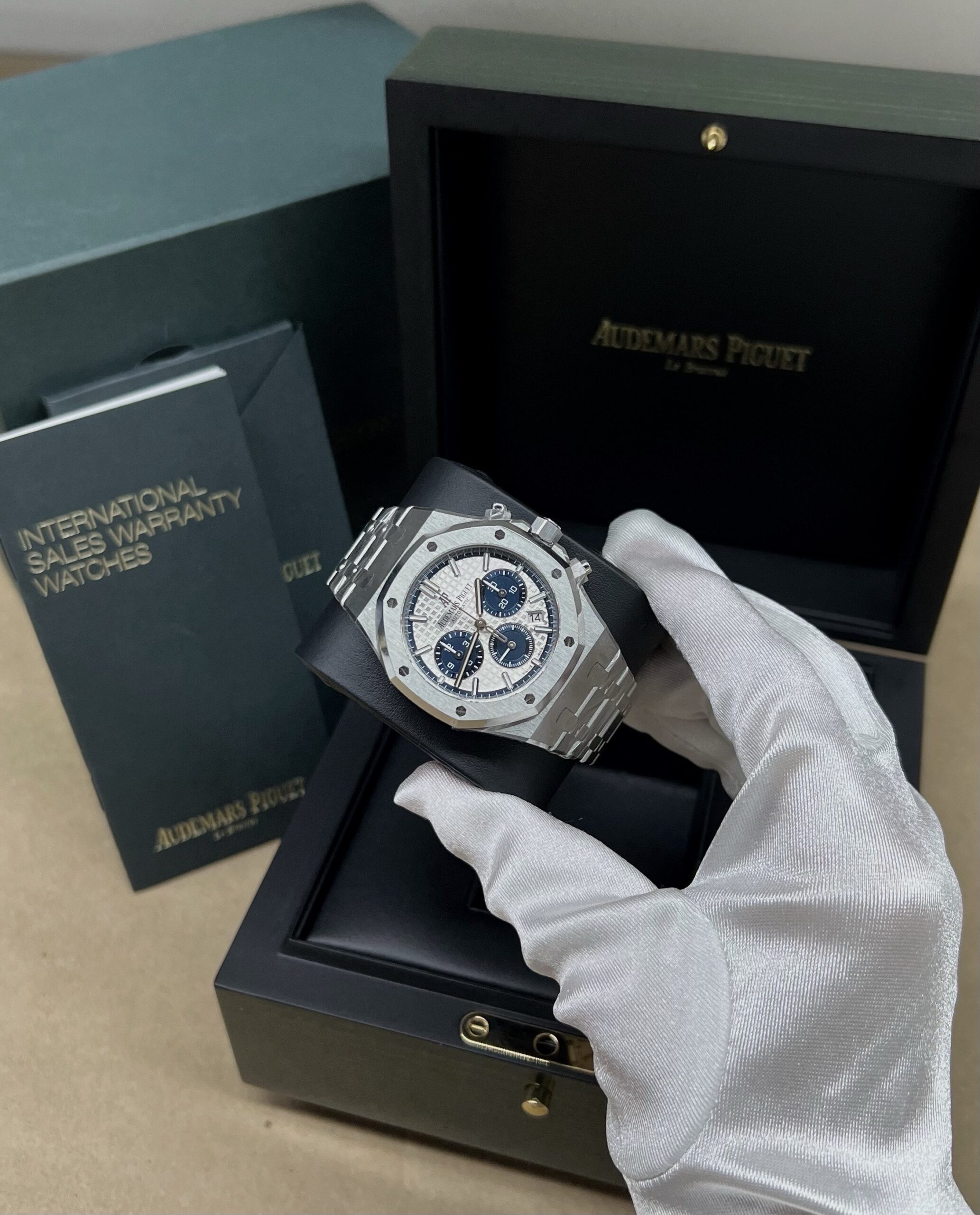 Audemars Piguet Royal Oak Chronograph Automatic 26315ST.OO.1256ST.01 Silver Dial Blue Subdials Stainless Steel Watch