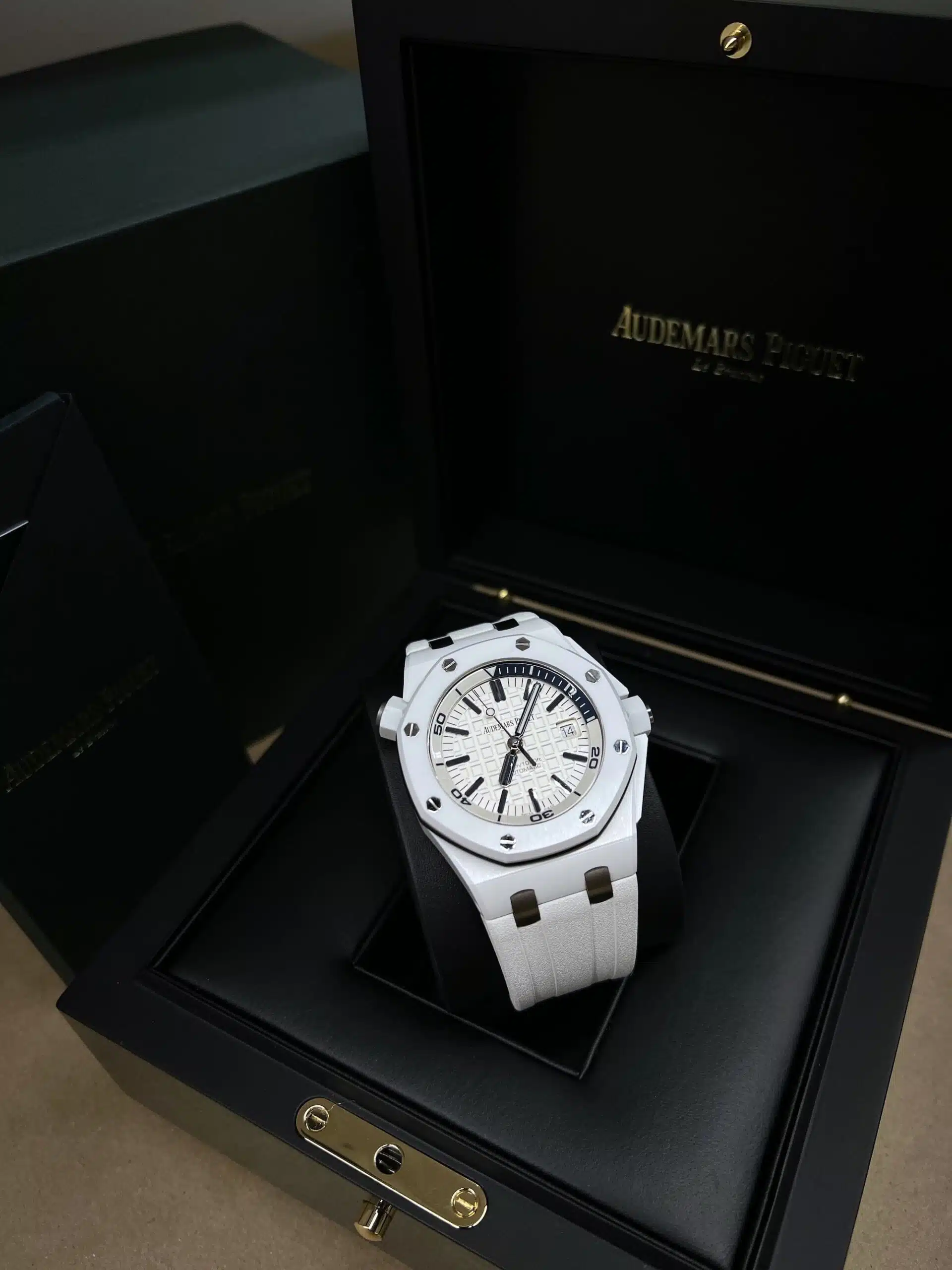 Audemars Piguet Royal Oak Offshore Diver 15707CB.OO.A010CA.01 Ceramic Watch Never Worn – image 10