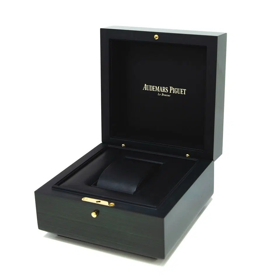 Audemars Piguet Royal Oak Offshore Chronograph Vampire Black Red 42mm 26470ST.OO.A101CR.01 Watch MINT – image 10