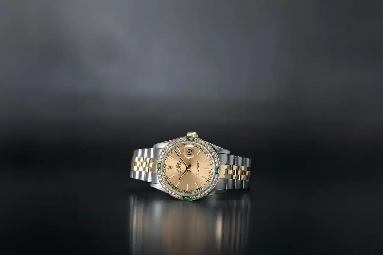Rolex Datejust 31 Champagne Dial Two Tone Ladies Watch Diamond/Emerald Bezel 68273 – image 3