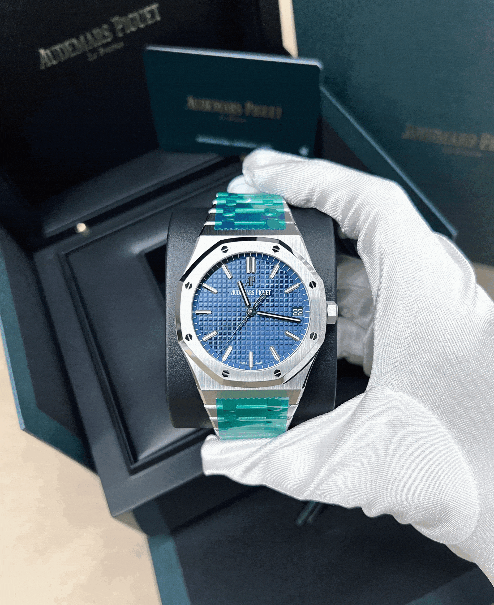 Audemars Piguet Royal Oak 15500ST.OO.1220ST.01 Automatic Blue Dial Stainless Steel Men's Watch