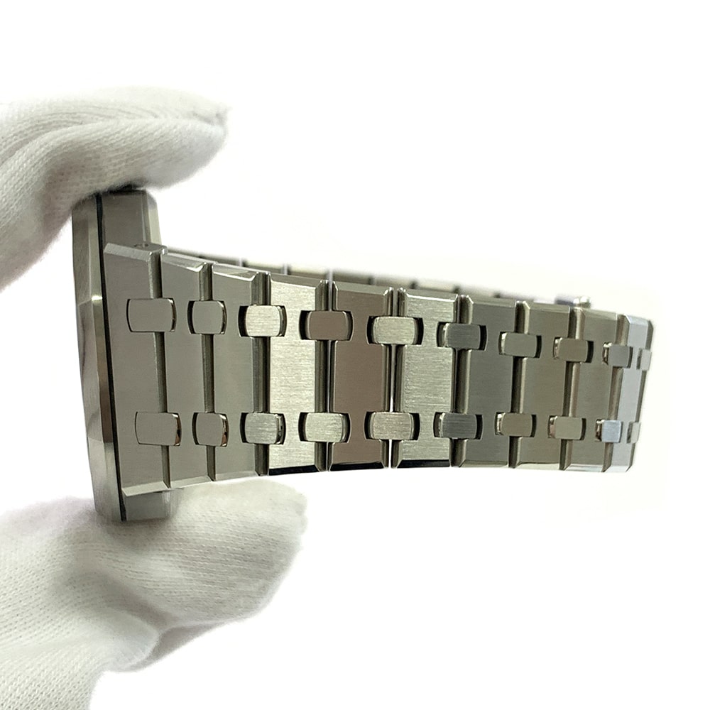 Audemars Piguet Royal Oak 41mm 15500ST.OO.1220ST.04 Stainless Steel Watch Silver Dial