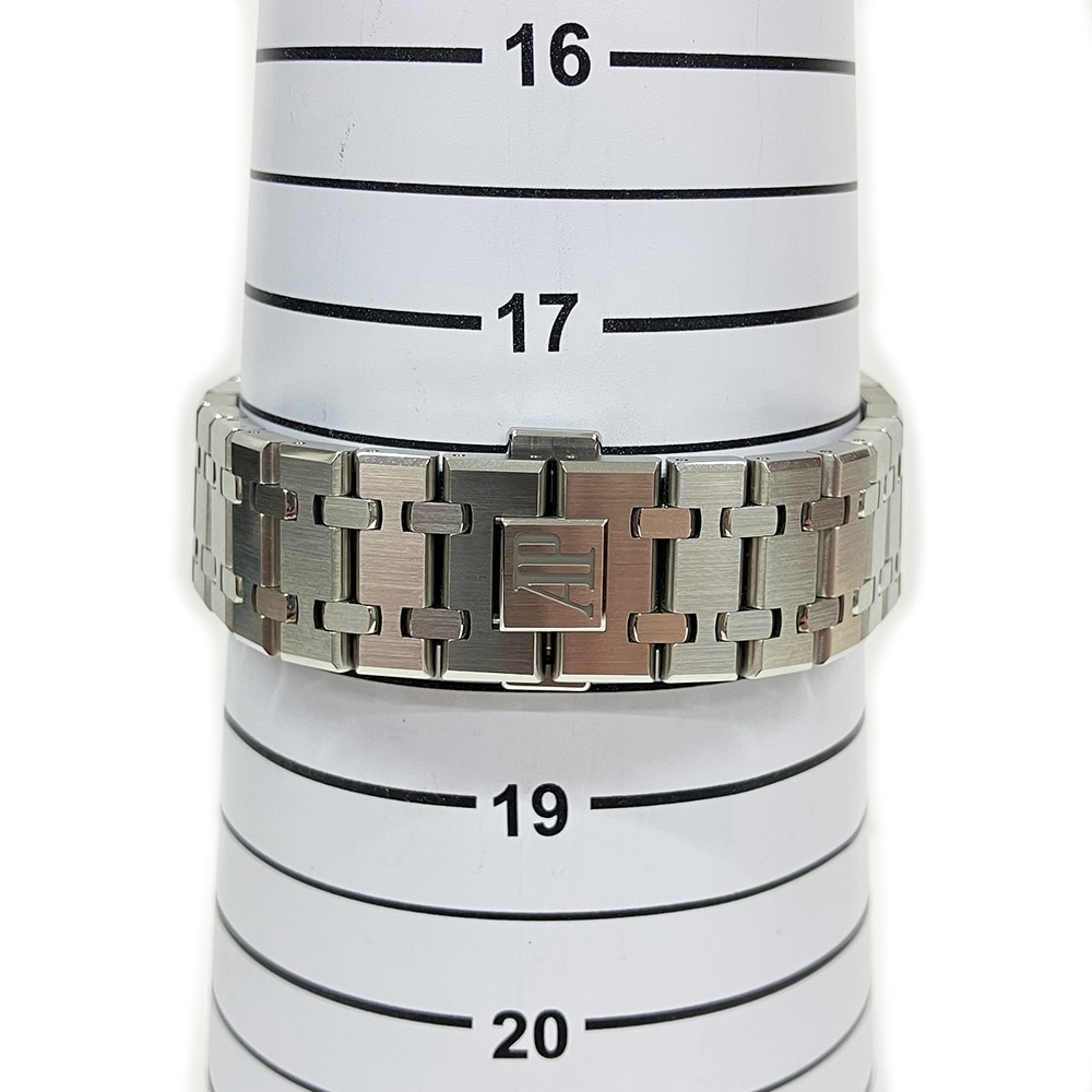 MINT Audemars Piguet Royal Oak 41mm 15500ST.OO.1220ST.04 Stainless Steel Watch Silver Dial 2021