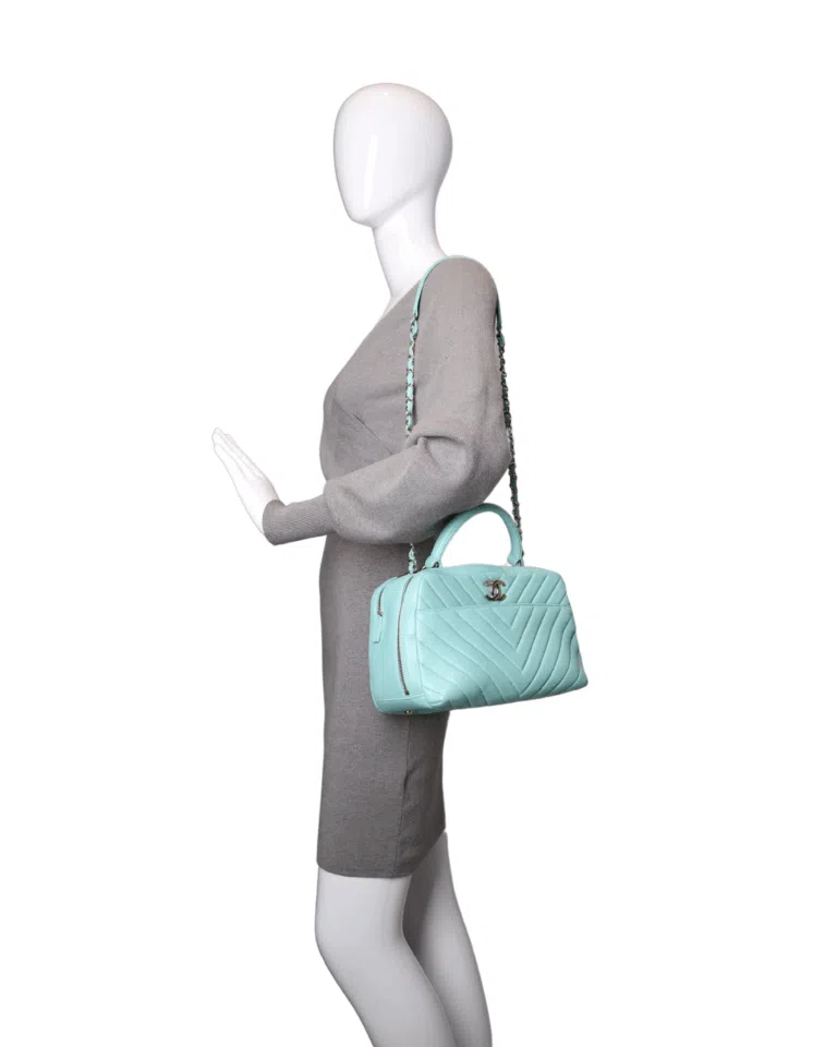 Chanel - Chevron Quilted Calfskin Bowling Vanity Bag Mint Green (Pre-Owned) – image 2