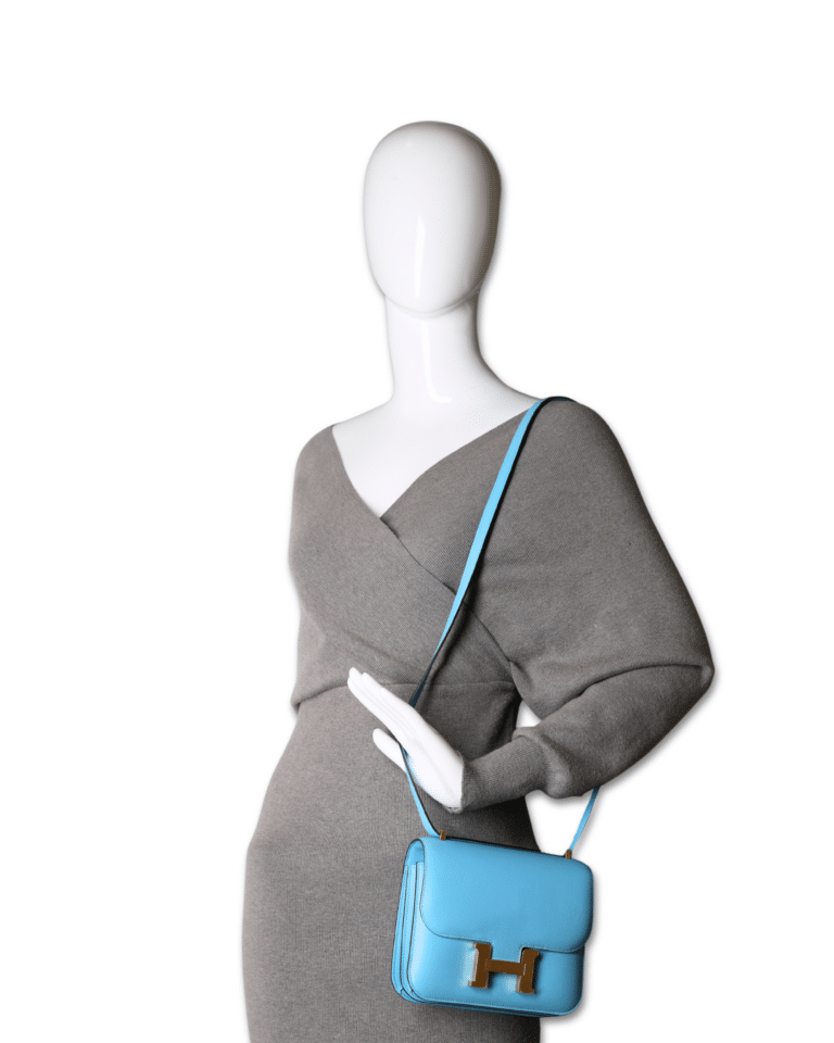 Hermes - Constance 18 Blue/Gold Hardware (Pre-Owned) - Image 2