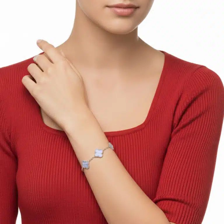 Van Cleef Vintage Alhambra bracelet ARD34700 5 motifs Complete with original box and papers - 2024 – image 2