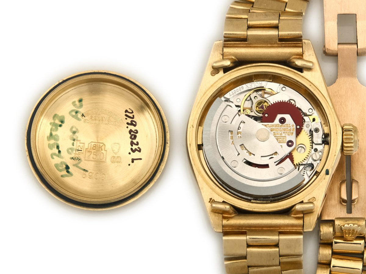 a detailed view of the rolex oyster perpetual datejust watch with its movement exposed